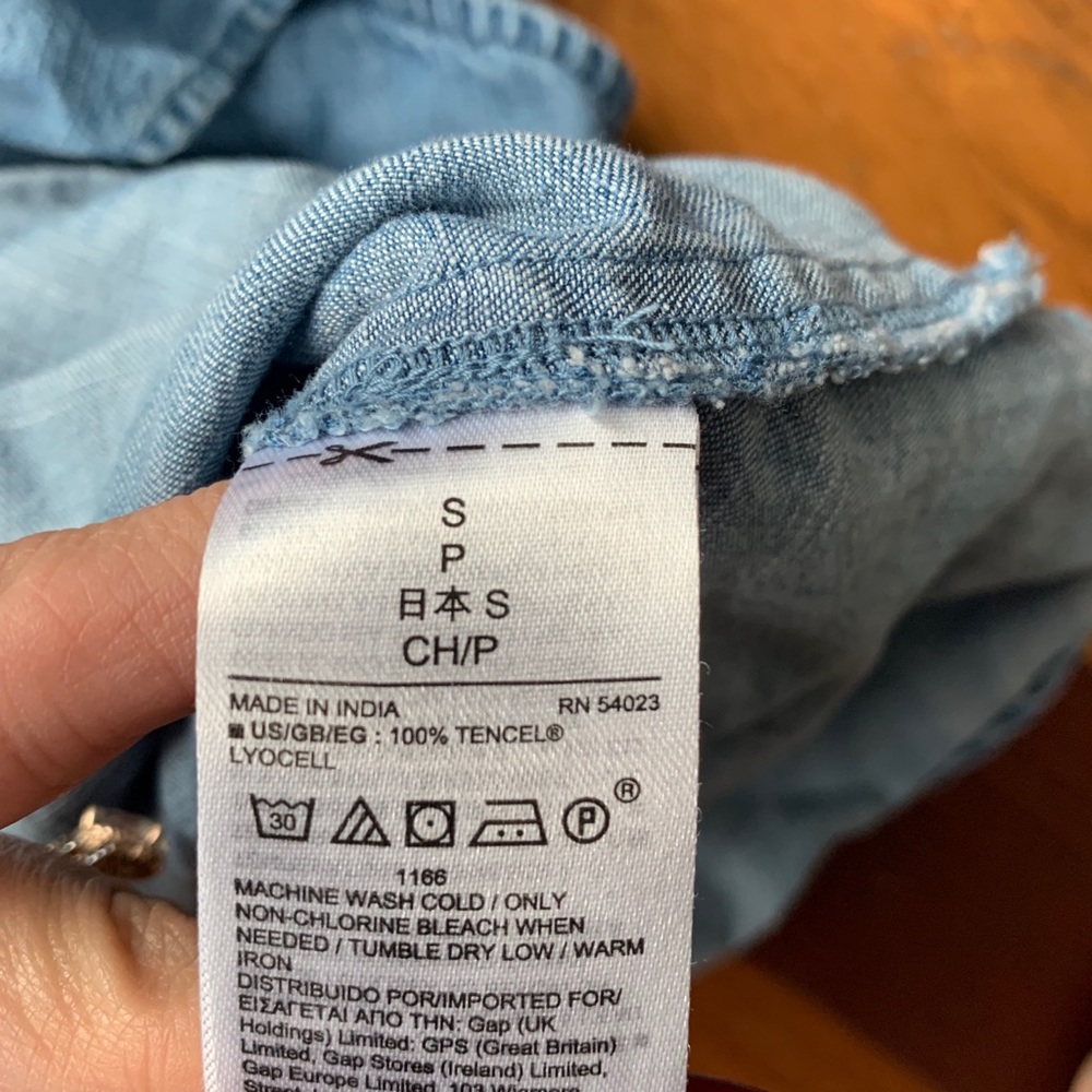 GAP Tencel Ruffle Tank Top - Picture 4 of 4